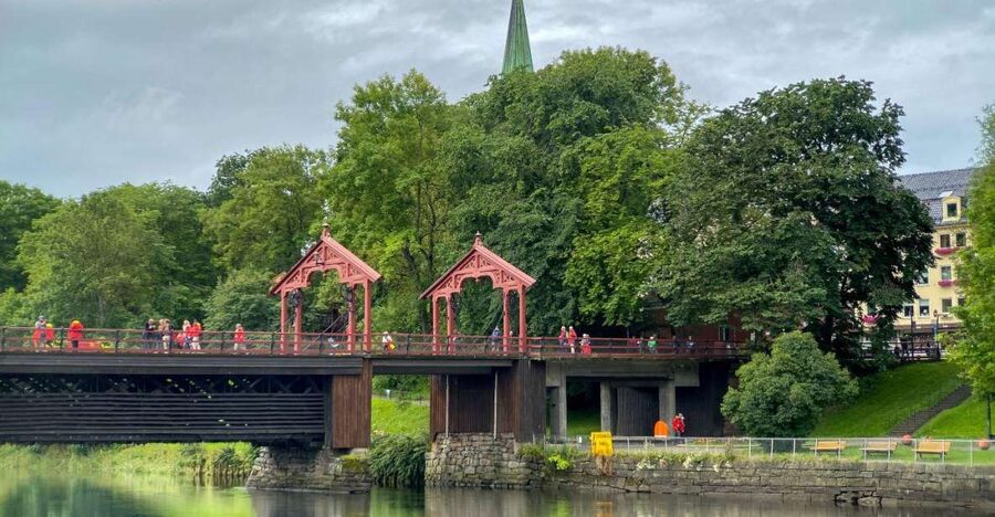 Trondheim: City Highlights Bus and Walking Tour - Solsiden and the Nid River: your first real sense of Trondheim