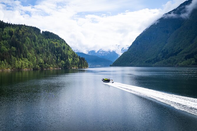 Ulvik scenic RIB adventure to Osafjord a Hardangerfjord branch - Meeting in Ulvik: where to start and how the timing works