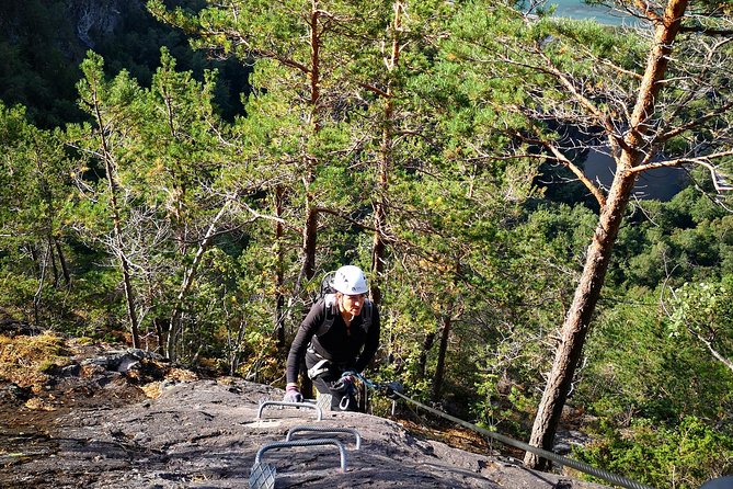 Via Ferrata Åndalsnes Intro Wall - What guide style feels like when you are learning