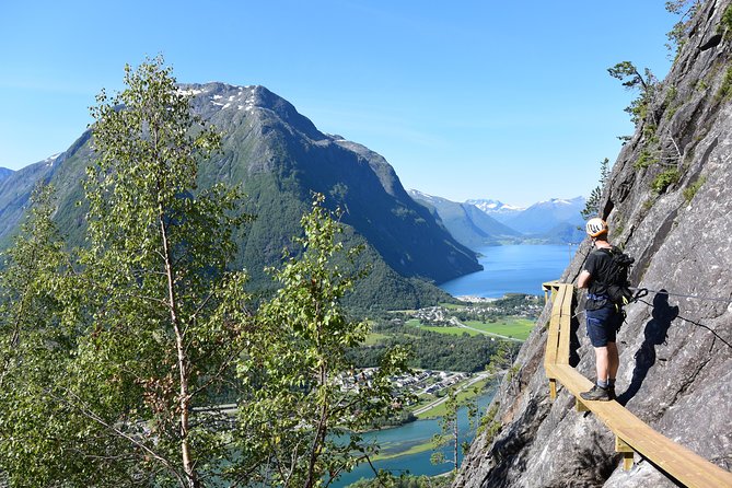 Via Ferrata Åndalsnes Intro Wall - Walking to the wall, then getting kitted up correctly