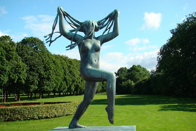 Visit the Instaworthy Spots of Oslo's Vigeland Park with a Local - Where the tour starts, where it ends, and why that helps