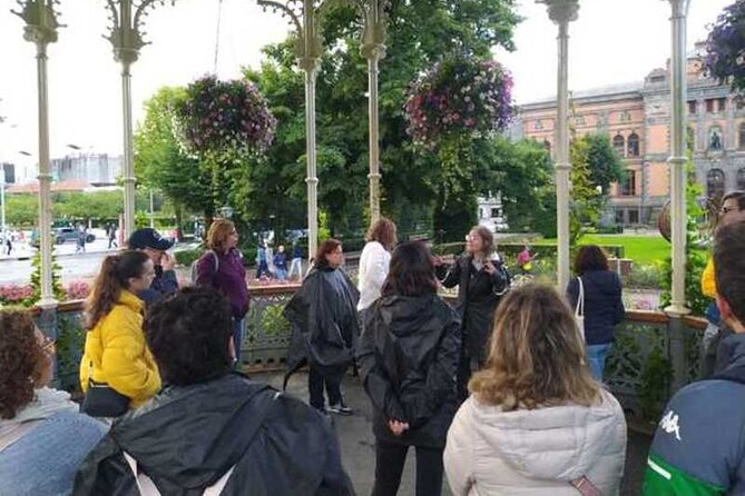 Walking Tour of Central Bergen - Kong Oscars Gate, old wooden streets with a royal name