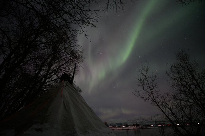 Watching The Aurora Dance - Price and value for a northern lights tour from Tromsø