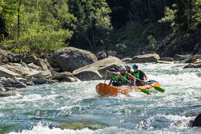 Whitewater Rafting Grade 3 to 4 - Best fit: families, beginners, and solo rafters