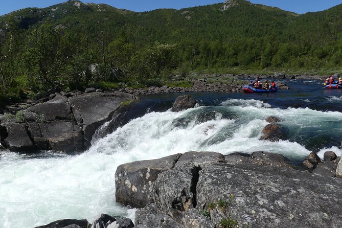 Wild Viking Rafting on Numedalslågen River - level 3 - Getting to Serious Fun Dagali and starting on time